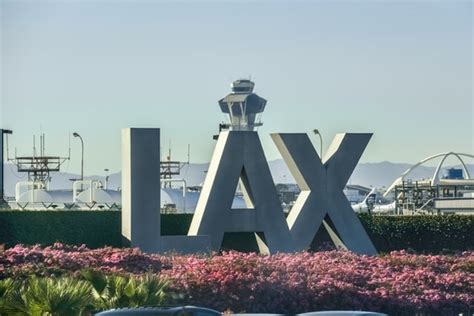 closest airport to anaheim