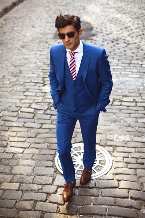 color of shoes with blue suit