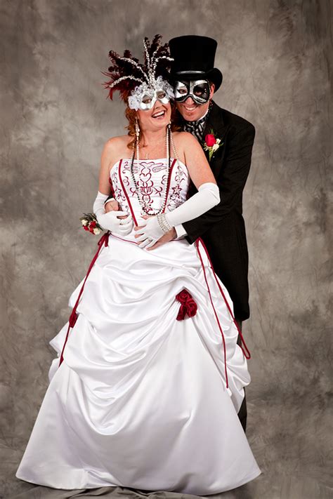 costume for halloween wedding