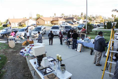 craigslist yard sales Reader