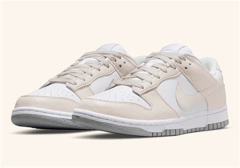 cream nike dunks