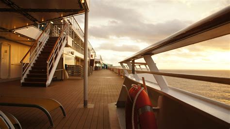cruise line internships