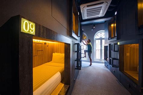 cube boutique capsule hotel at chinatown