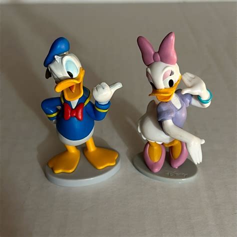 daisy duck figurine