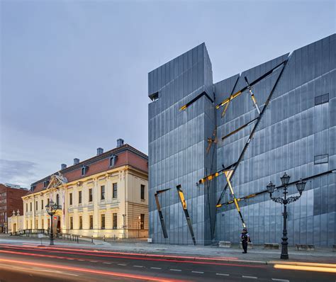 daniel libeskind jewish museum berlin between the lines architecture Reader