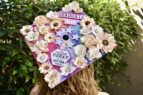 decorate graduation cap