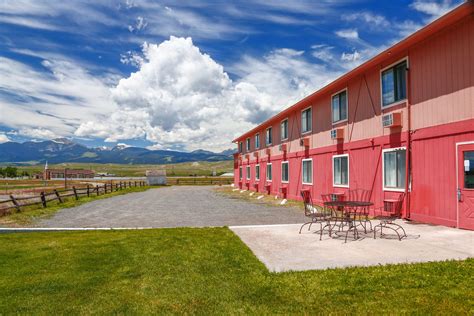 deer lodge montana hotels