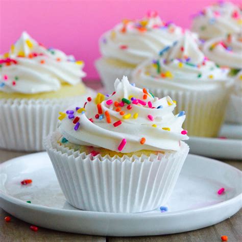 deliciously scrumptious cup cakes food coloring PDF