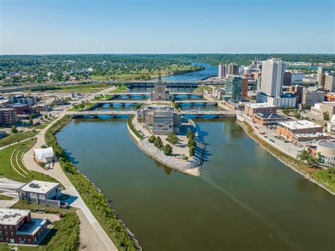 des moines iowa to cedar rapids