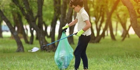 dino picking up trash ute