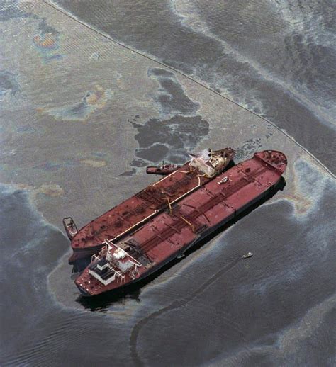 disasters at sea titanic to exxon valdez Doc