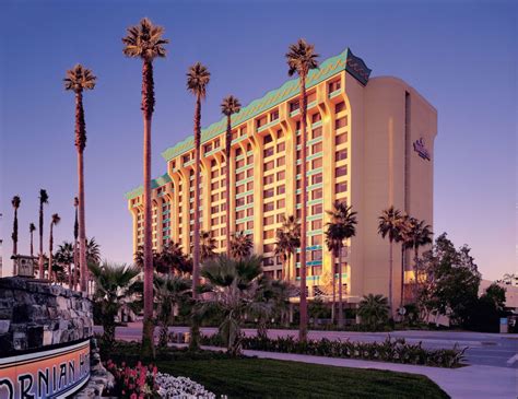 disney's paradise pier hotel