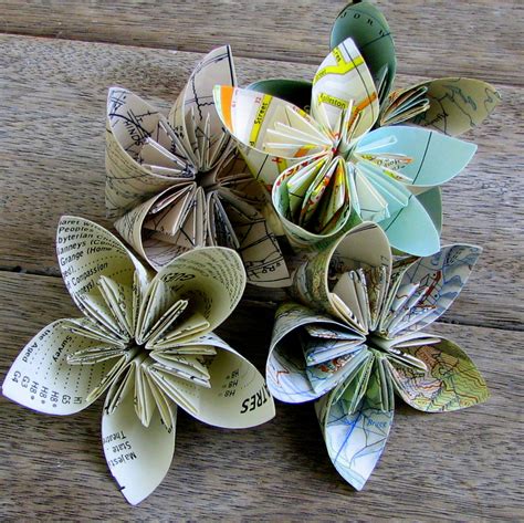 diy folded paper flowers Reader