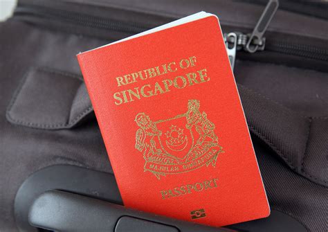 do singaporeans need visa to japan