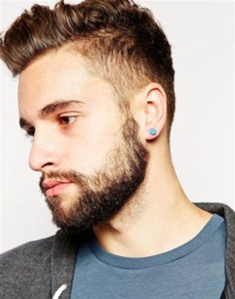 do straight guys have both ears pierced