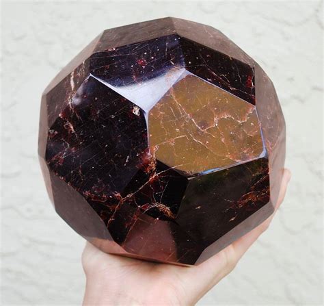 dodecahedral crystal