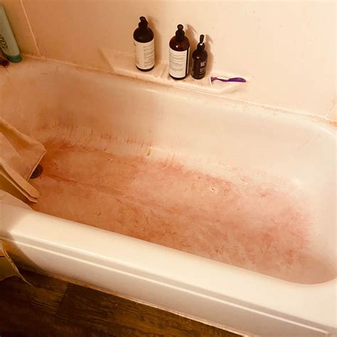 does box dye stain bathtub