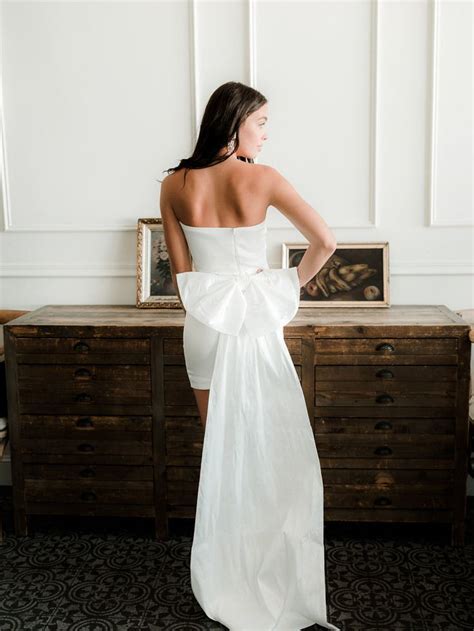 dress back bow