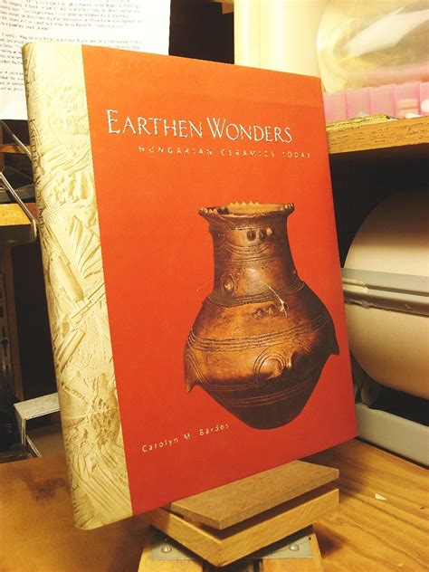 earthen wonders hungarian ceramics today Kindle Editon