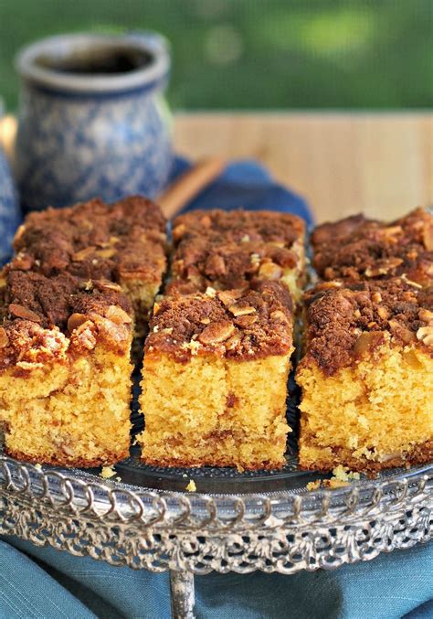 easiest and best coffee cakes and quick breads Reader