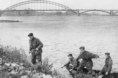 een brug te ver arnhem 1944 een studie over de slag bij arnhem PDF