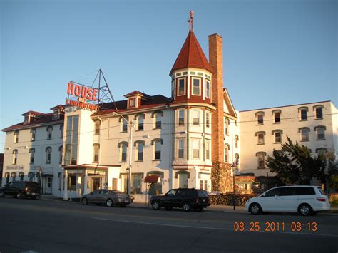 escanaba mi places to stay