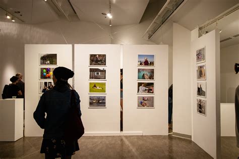 exhibiting photography exhibiting photography PDF
