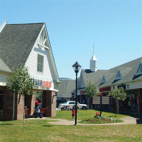 factory outlet mall lincoln city oregon