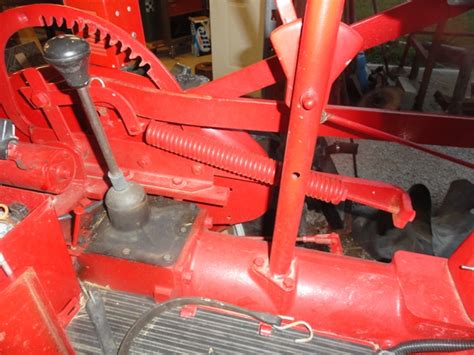 farmall cub manual lift Doc