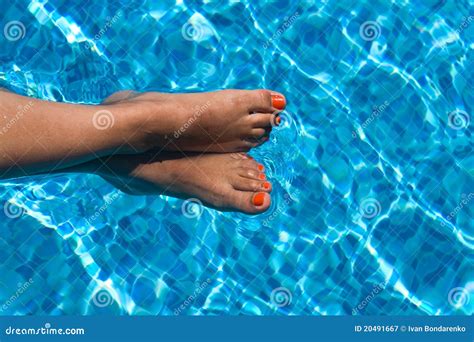 feet in pool