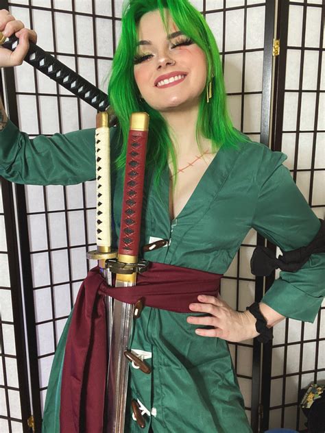 female roronoa zoro cosplay