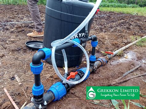 fertilizer injector for irrigation system