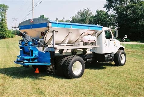 fertilizer spreader truck