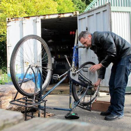 fietsen maken en ermee fietsen Doc