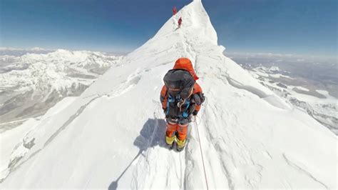 flying off everest a journey from the summit to the sea Reader