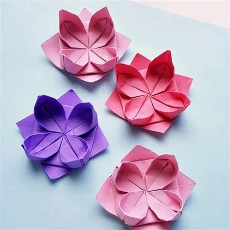 folded paper flower pattern Reader