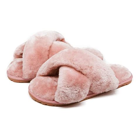 fuzzy slippers women