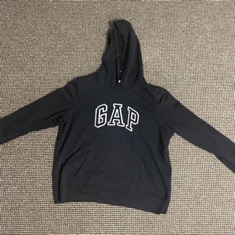 gap black jumper