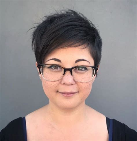 glasses for short hair round face