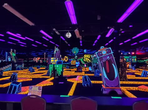 glow the dark mini golf