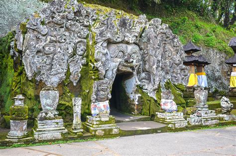 goa gajah ubud bali