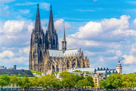 great buildings of the world cathedrals of europe Doc