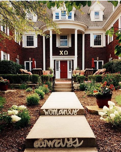 greek life university of iowa