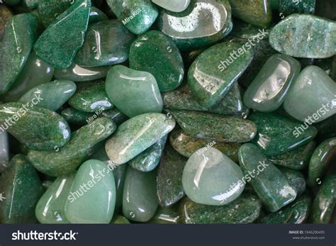 green aventurine rock