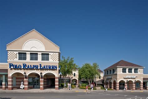 grove city premium outlets in pennsylvania