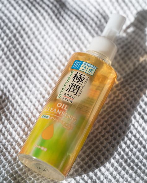 hada labo cleansing oil for oily skin