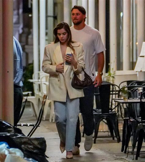 hailey steinfeld josh allen