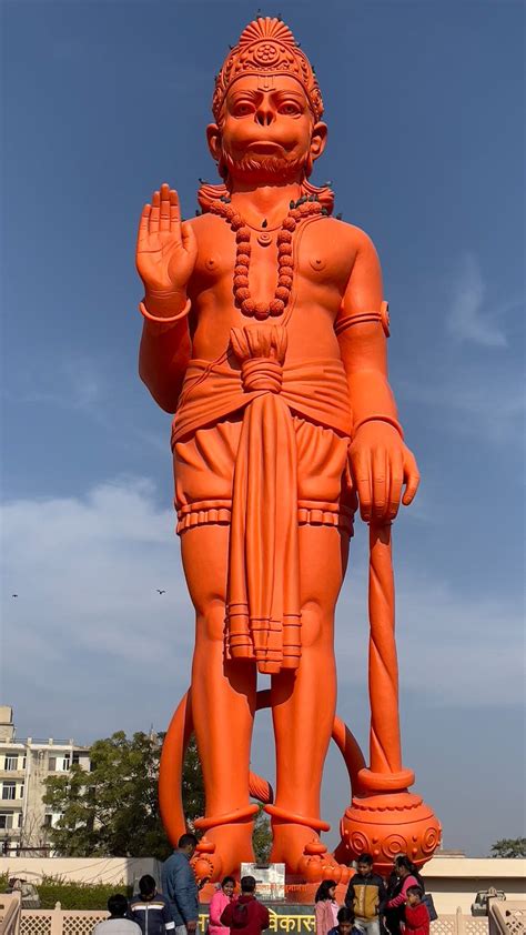 hanuman murti in temple