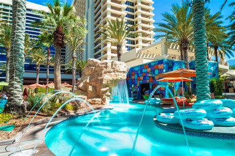 harrahs casino san diego pool