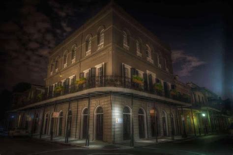 haunted pub crawl new orleans